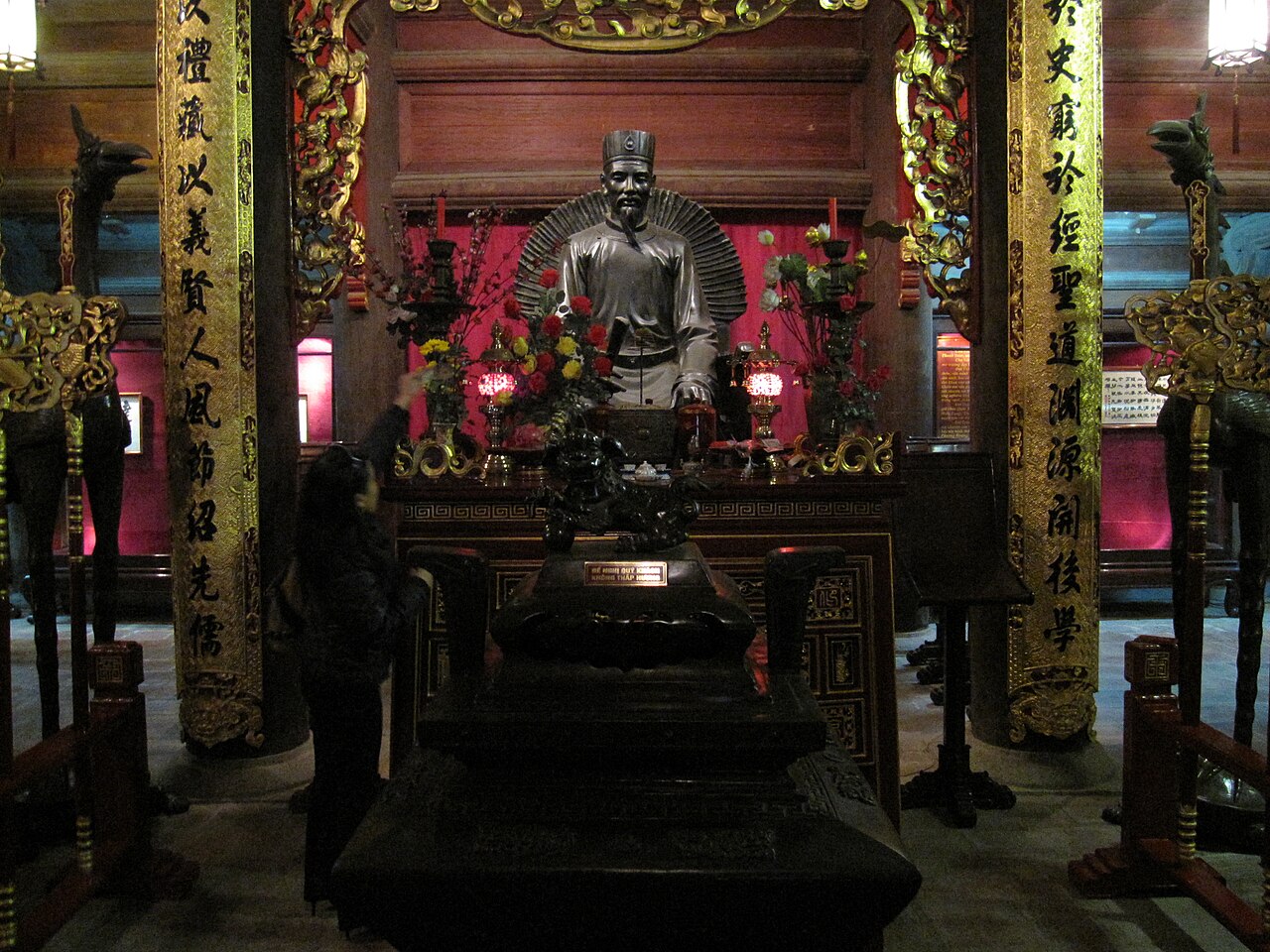Không gian phụng thờ Thầy Chu Văn An